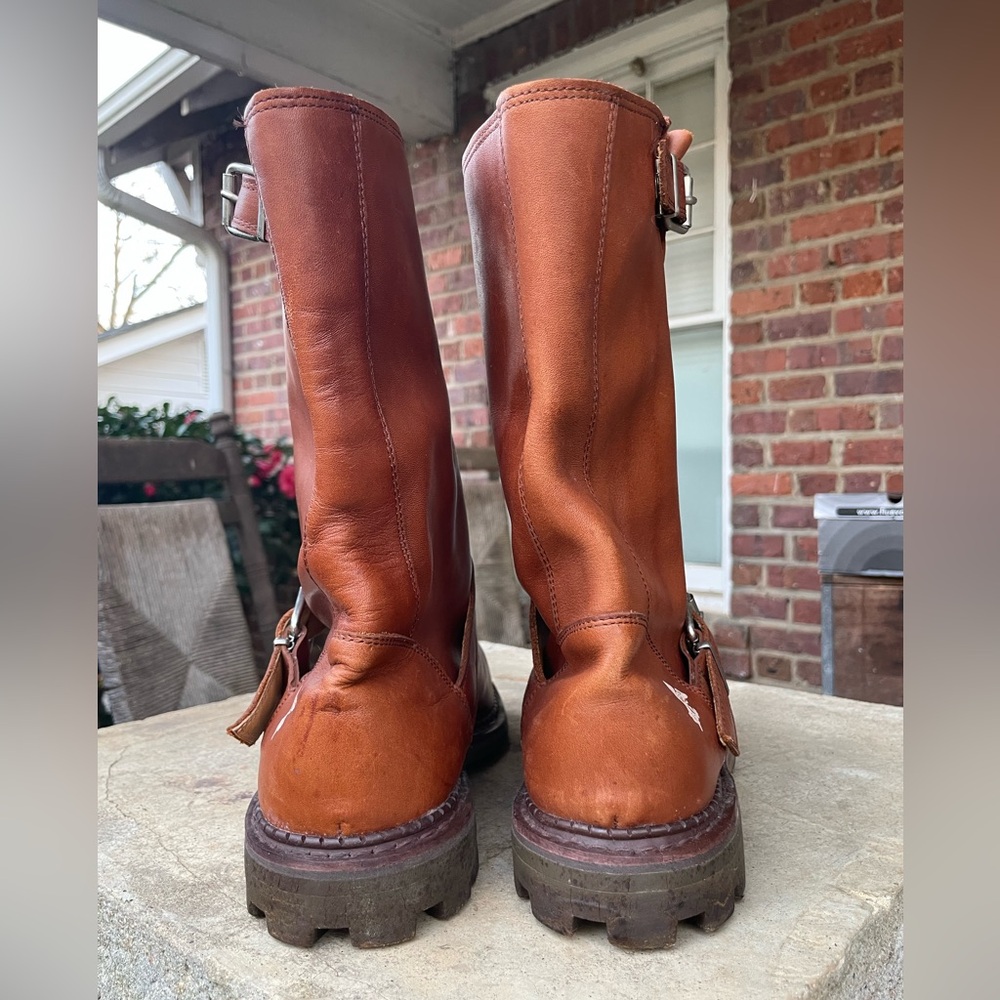 Men’s Fluevog brown leather engineer/motorcycle boots. - Picture 8 of 9